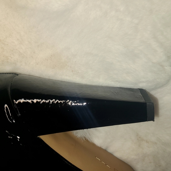 Vince Camuto Black Over the Knee Boots with High Heel and Glossy Finish - Picture 6 of 10